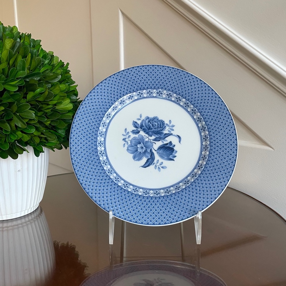 Andrea By Sadek Blue and White Floral Plate